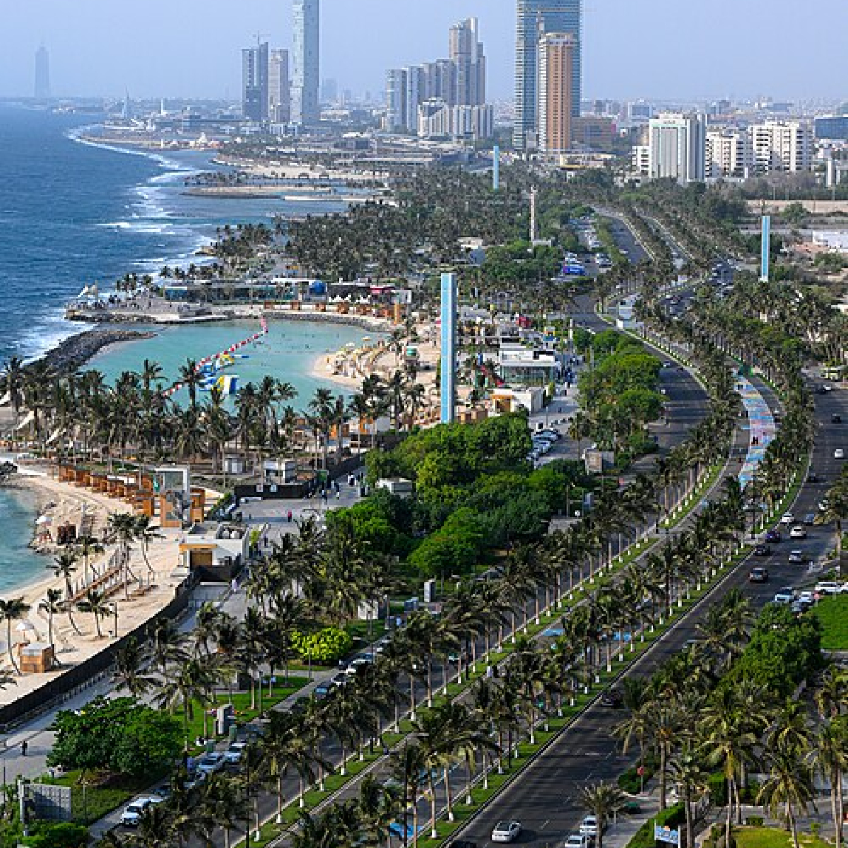 الواجهة البحرية بعد تشجيرها في مدينة جدة غرب السعودية (2025)